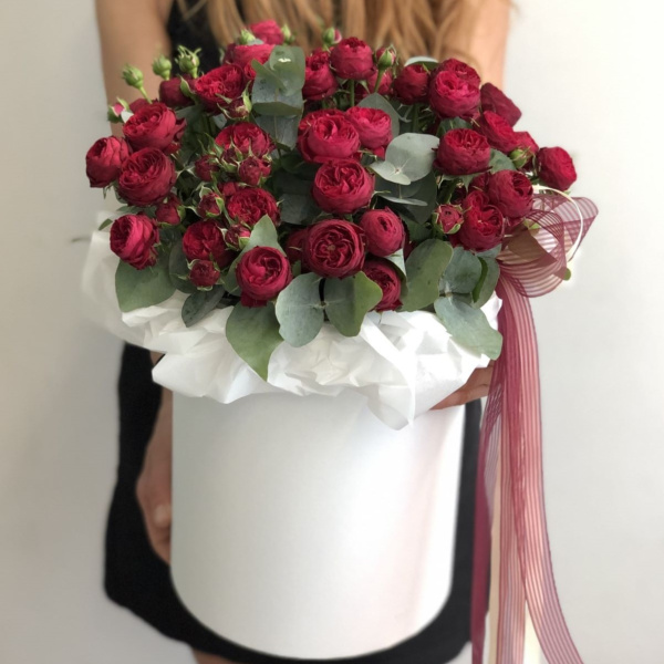 КОРОБКА С РОЗАМИ МАРУН